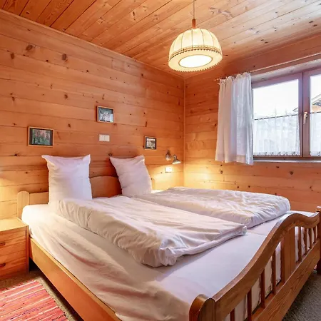 Huberhof 1 *